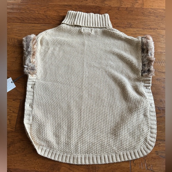 Aspen Kids Faux Fur Poncho‎ Sweater - Picture 2 of 6